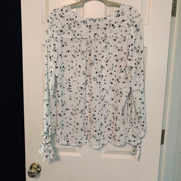 Banana Republic Floral Print Henley Top - Picture 2 of 2